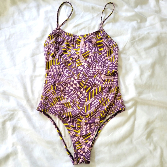 VS one piece - Picture 1 of 6